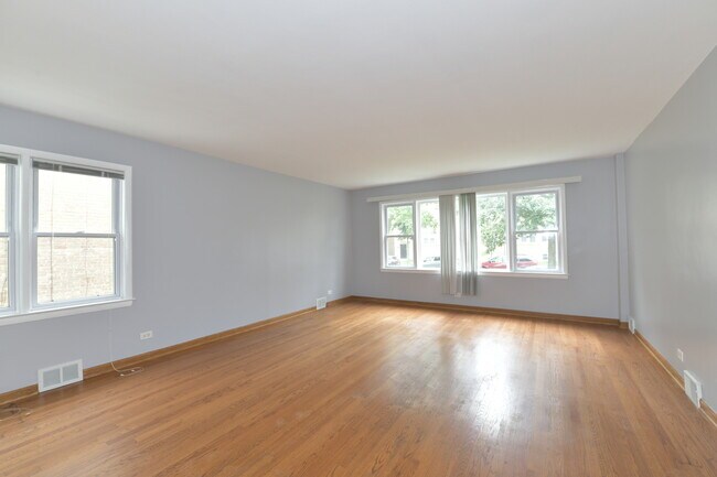 Foto del edificio - 4914 Louise St