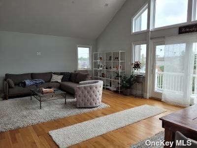 Foto del edificio - 355 E Market St