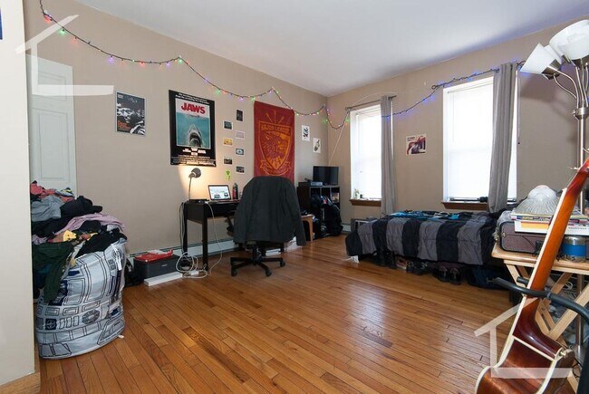 Building Photo - Prime Allston Location, Heat, Hot Water In...