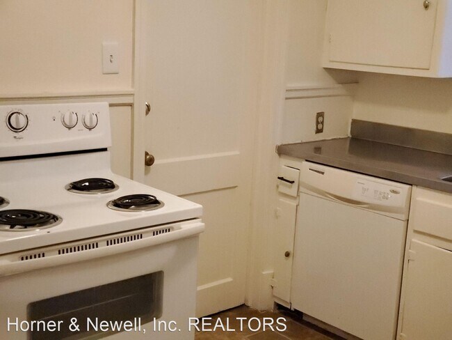 Building Photo - 4 br, 2.5 bath House - 1021 Borden Road