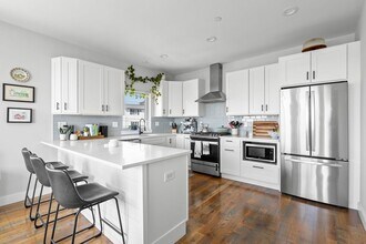 Building Photo - 1400 Columbia Rd