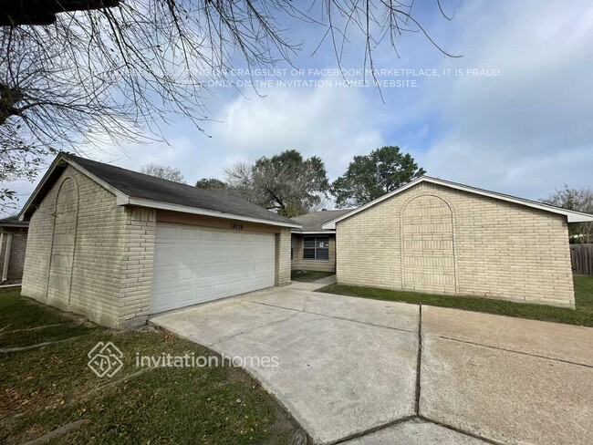 Building Photo - 14234 Montaigne Dr