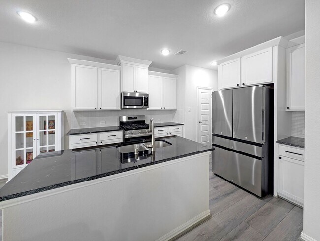 Building Photo - 27939 Western Crk Ct