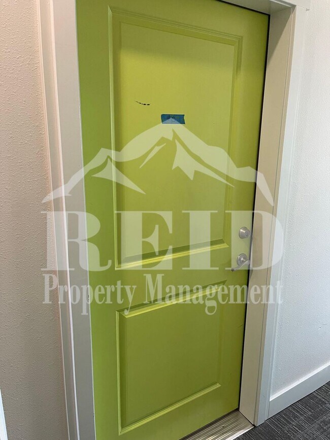 Foto del edificio - FURNISHED 1 BEDROOM 1 BATH APARTMENT  - BREMERTON