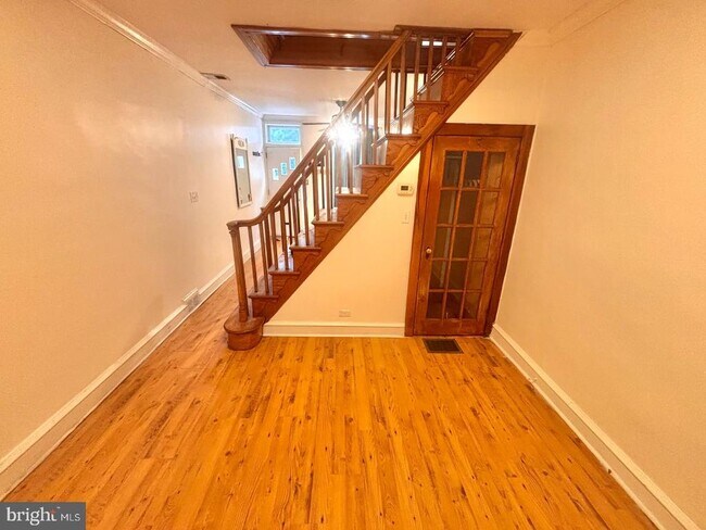Foto del edificio - 3229 Almond St