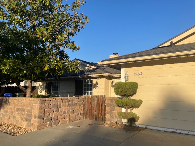 Building Photo - 11921 Bryant St