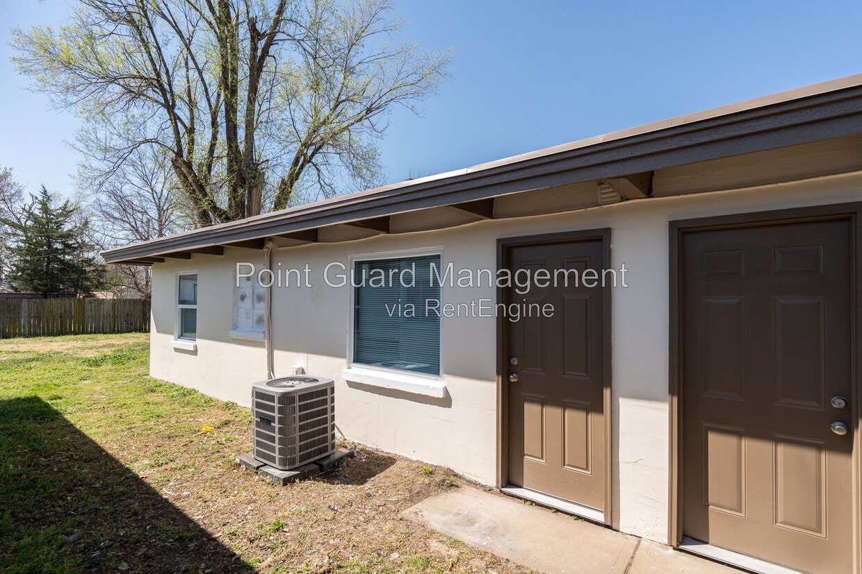 Building Photo - 1337 W Dora St