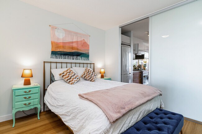 Photo du bâtiment - 718 Main St