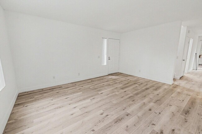 Building Photo - 1447 Manzana Way