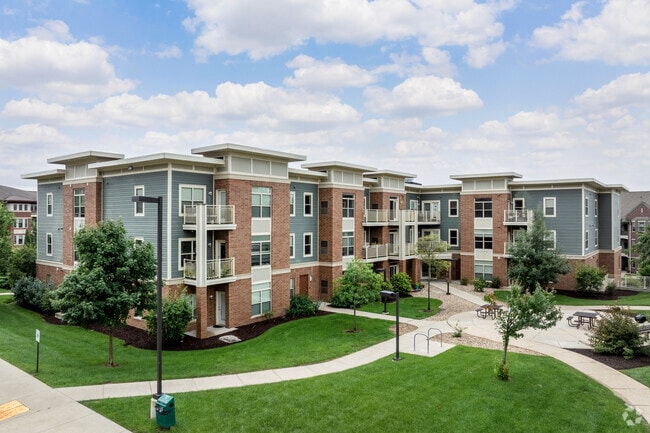 Building Photo - Metro View Apartments