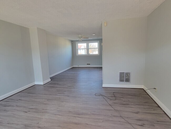 Foto del edificio - 1418 Barrett Rd