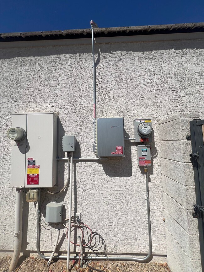 Foto del edificio - 42132 W Manderas Ln