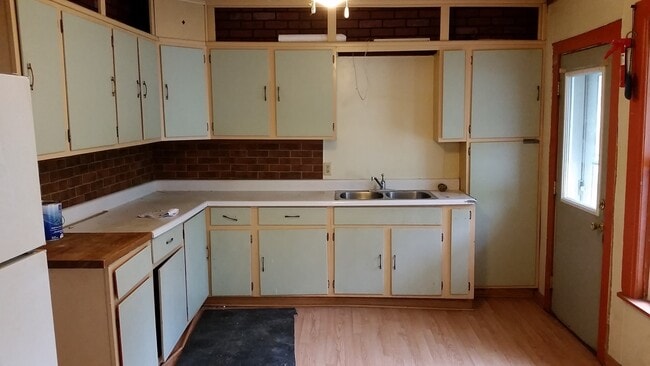Building Photo - 614 Humboldt Ave