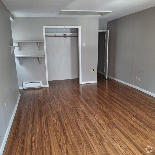 Building Photo - 817 Ridge St