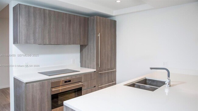 Foto del edificio - 801 S Miami Ave