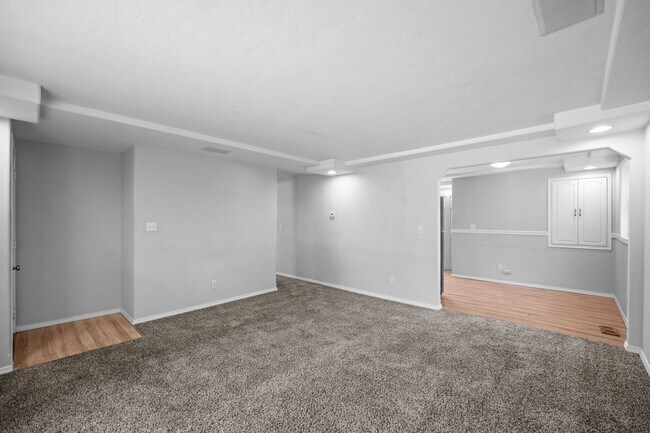 Foto del edificio - 5 Bedroom Northeast Spokane Home! - Availa...