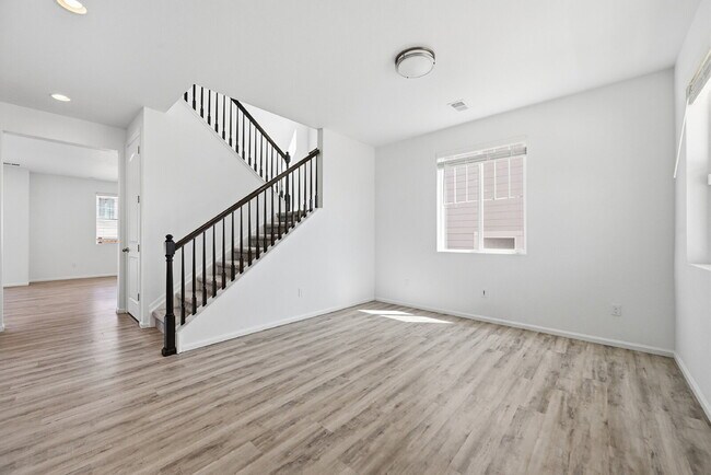 Foto del edificio - $2,940.95- 3-bed, 2.5 bath home in Aurora