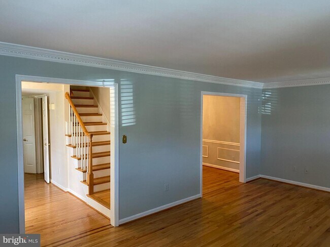Building Photo - 4076 Norbeck Square Dr