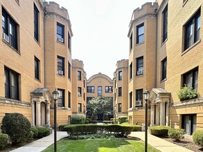 Building Photo - 2428 N Sawyer Ave Building Photo - 2428 N Sawyer Ave