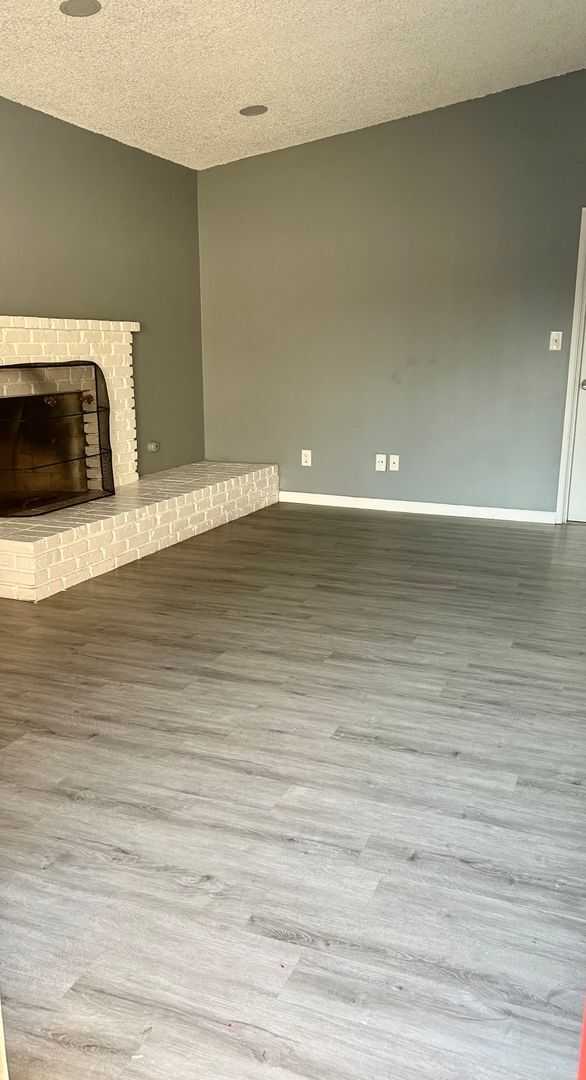 Building Photo - NE 3 bedroom home on spacious size lot