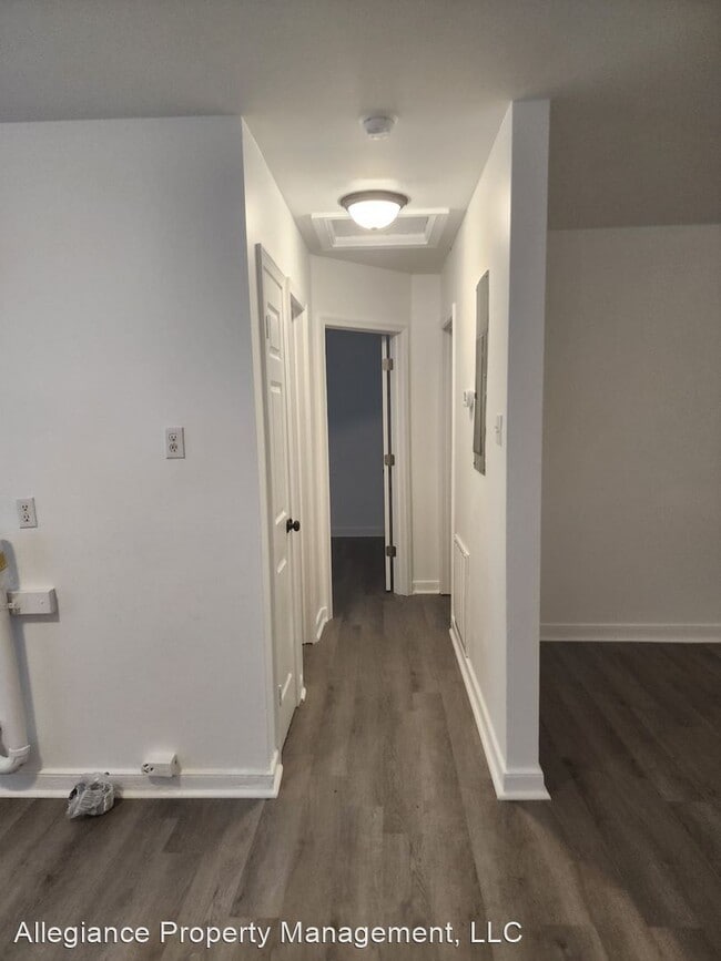 Building Photo - 2 br, 1 bath House - 3106 Parkdale Rd