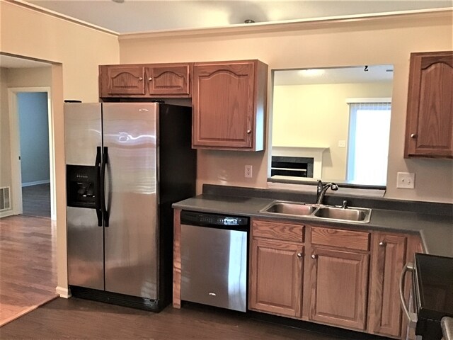 Building Photo - 10645 Riverwood Boulevard
