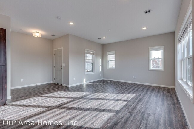 Building Photo - 3 br, 3 bath House - 12651 Pond View Rd