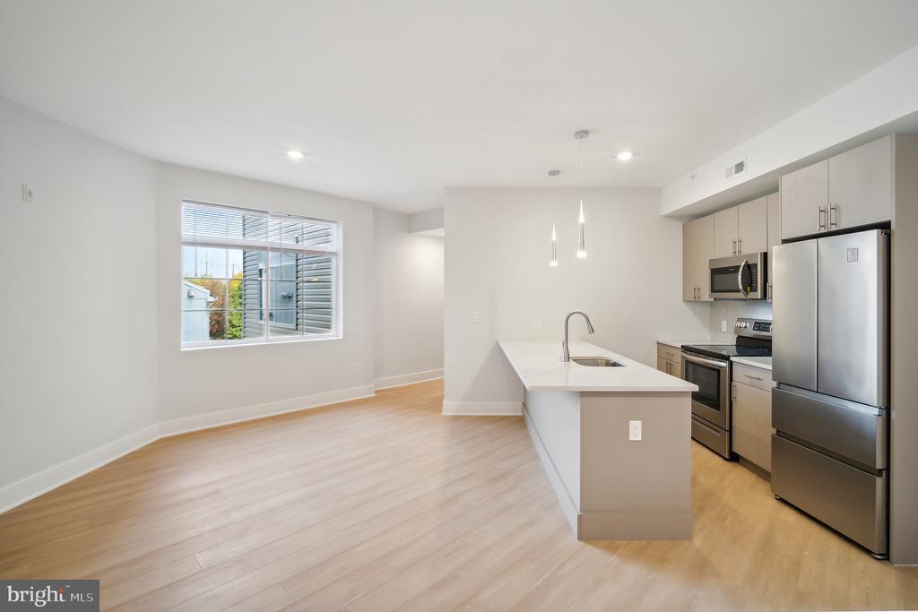 Primary Photo - 646 N 32nd St