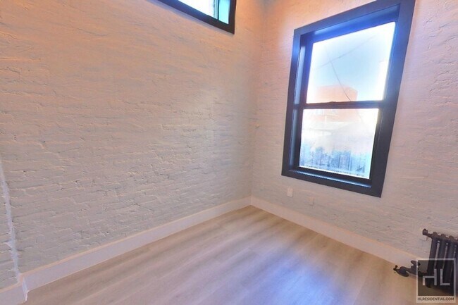 Building Photo - PRINCE ST.