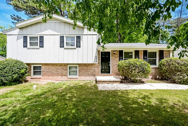 Building Photo - 694 Dixon Rd