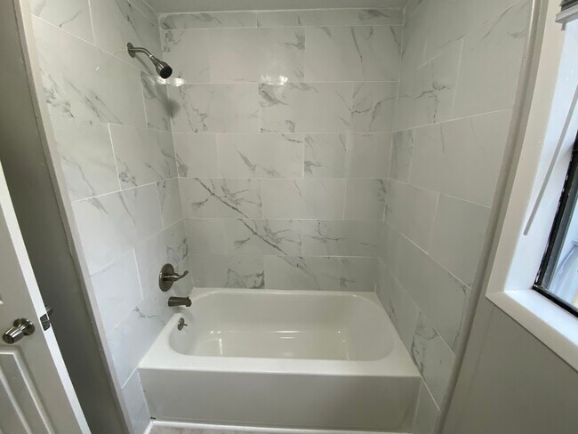 Foto del edificio - 203 S Fig St