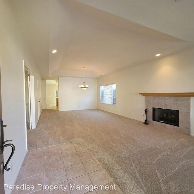 Foto del edificio - 4 br, 3 bath House - 329 Roosevelt Ave.