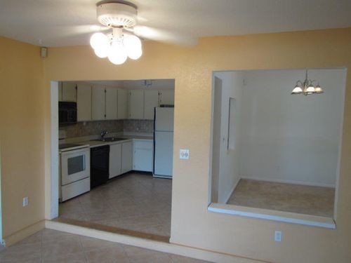 Building Photo - 4287 Willow Pond Cir