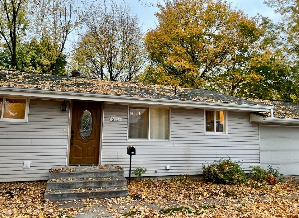 Frente de la casa - 215 SW Skyline Dr