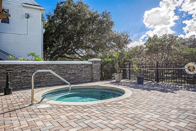Building Photo - 3260 Haviland Ct