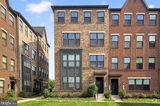 Building Photo - 43389 Radford Divide Ter