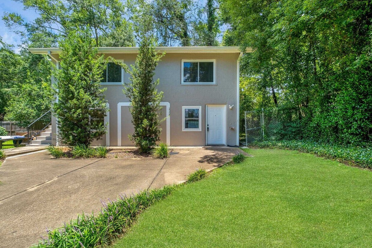 Foto principal - 2208 Escambia Dr