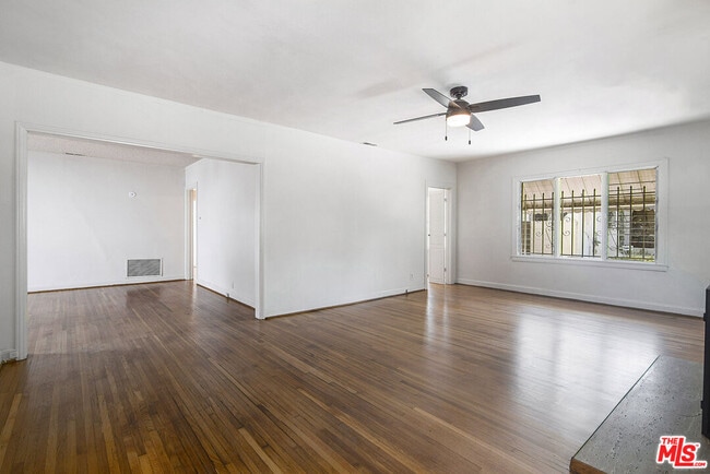 Building Photo - 832 S Citrus Ave