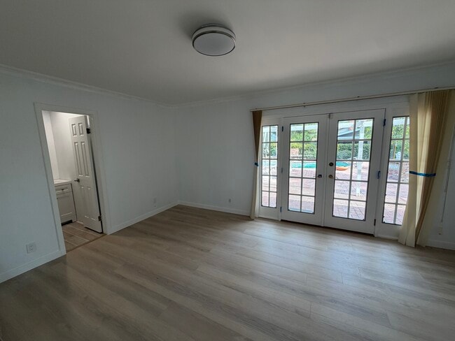 Foto del edificio - 9660 Vanalden Ave