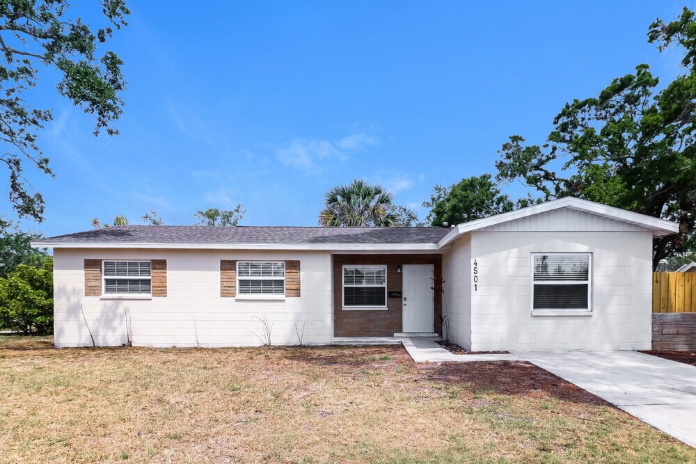 Foto principal - 4501 Indianapolis St NE