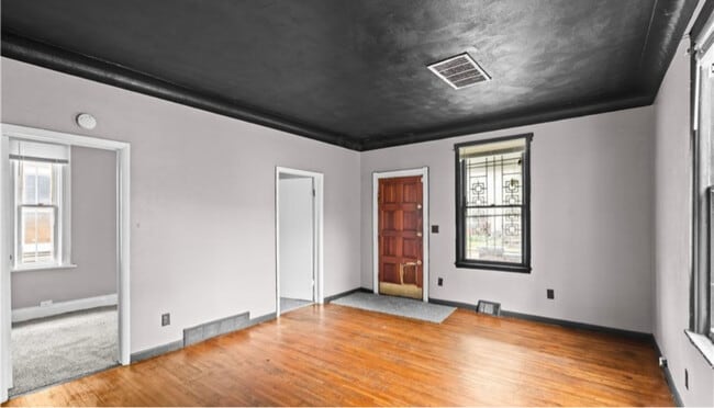Building Photo - 1617 Buckingham St