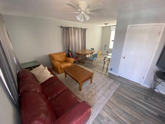 Foto del edificio - 1 Bedroom 1 bathroom house in North Lubbock!
