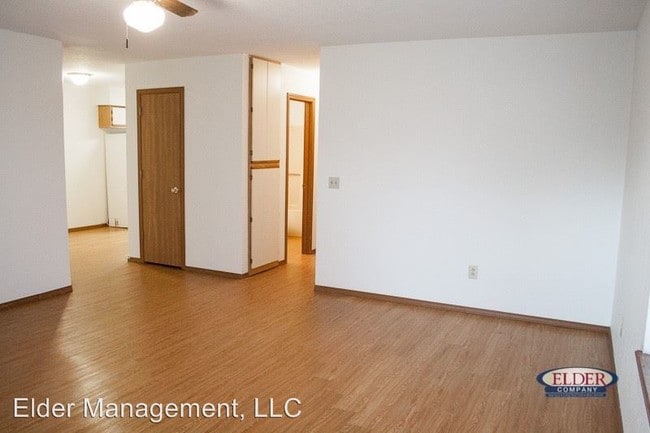 Building Photo - 6760 S Kathleen Cir