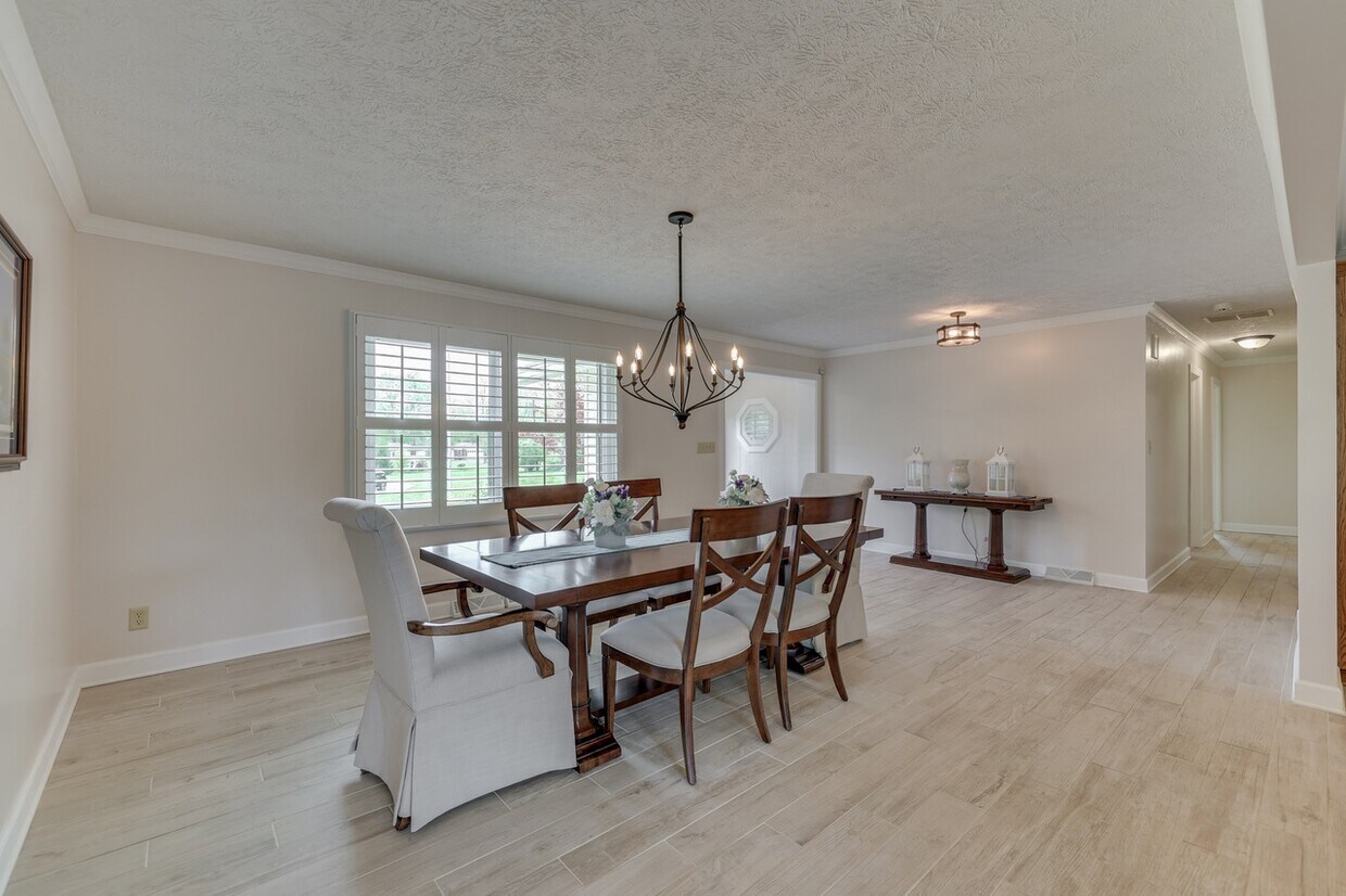 Foto principal - 9616 E Southport Rd