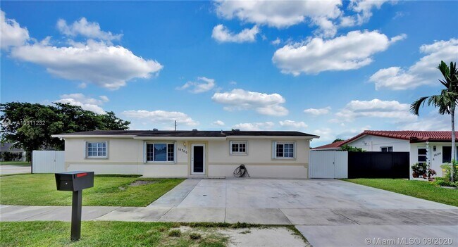 Building Photo - 10700 SW 63rd St
