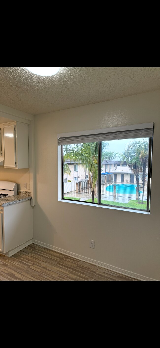 Foto del edificio - 12835 10th St