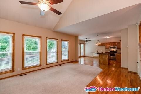 Building Photo - Beautiful 4 Bedroom / 2.5 Bath Olathe Home!