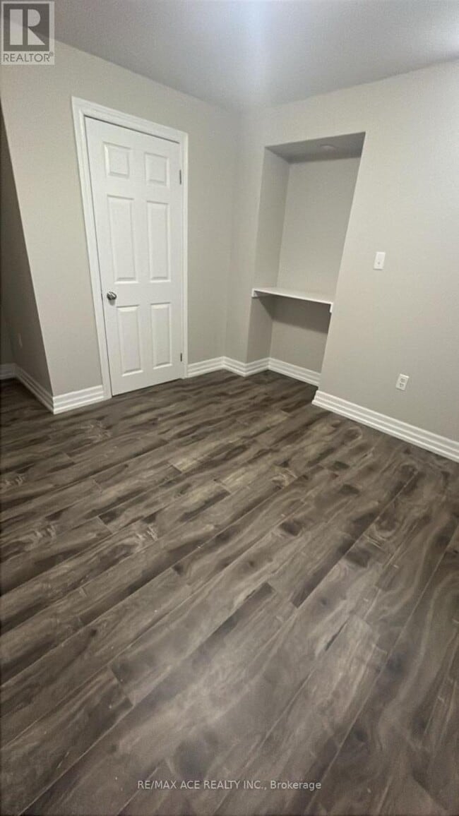 Building Photo - 21 Lanebrook Dr