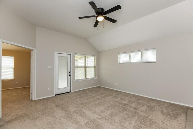Building Photo - 230 Buckskin Dr