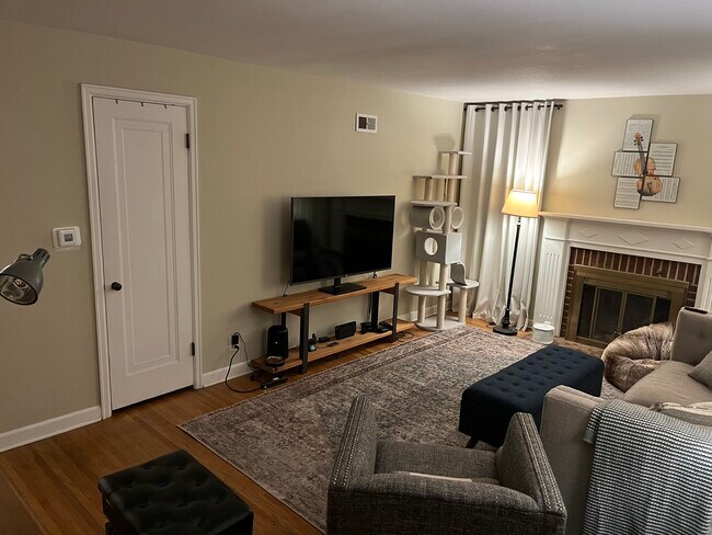 Foto del edificio - 306 E 18th St